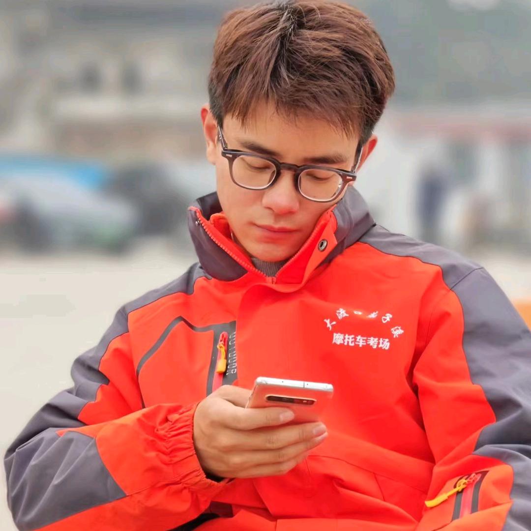 大渡口茄子溪摩托车考场黄教练