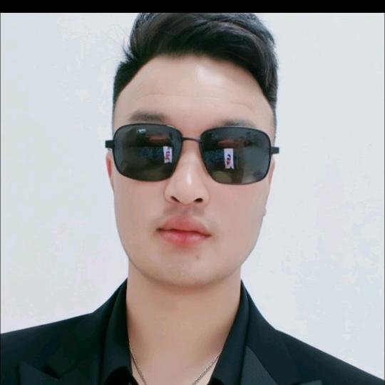 王  哥