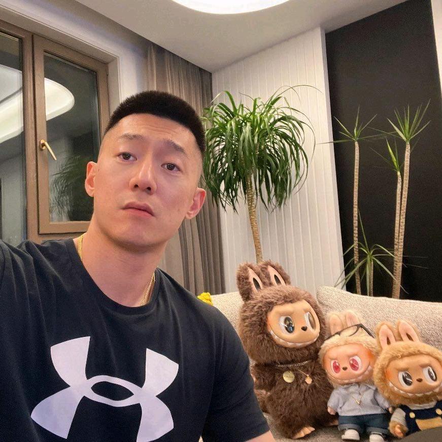 飞飞大战扁嘴鸭。