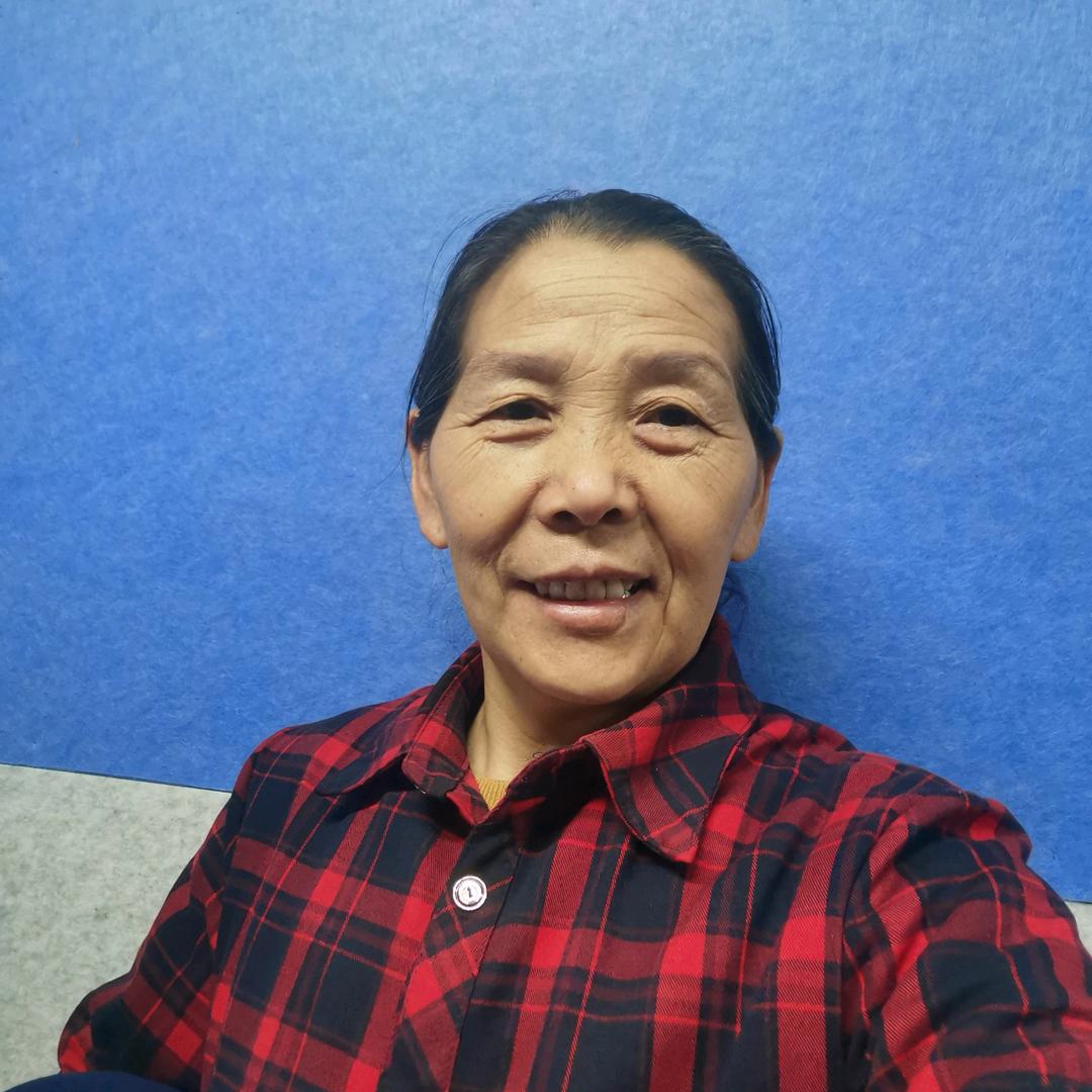 开心奶奶👵04:55开播