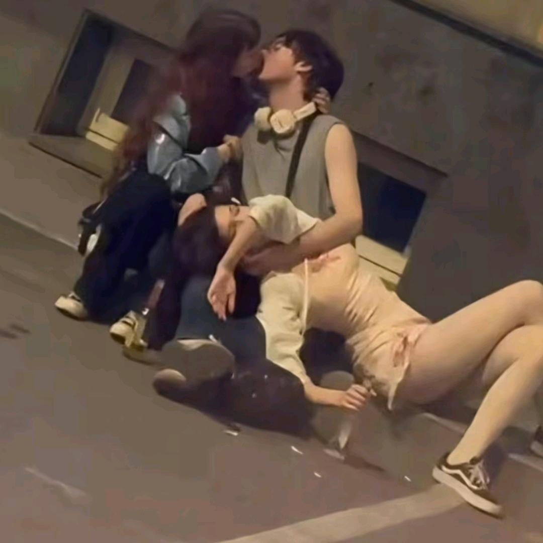 你只钟情于我，我并还您深情