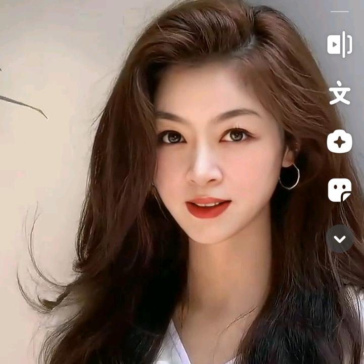 大眼妹