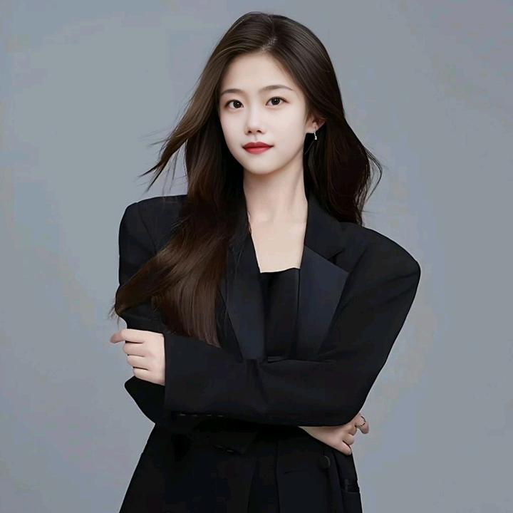 耳蜗美甲美睫女孩小琪