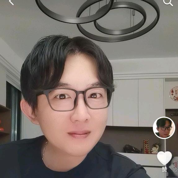 胆小，怕死，好色，但不下流，更不下头！