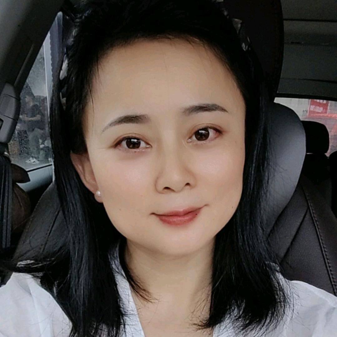 卖建材的小姐姐