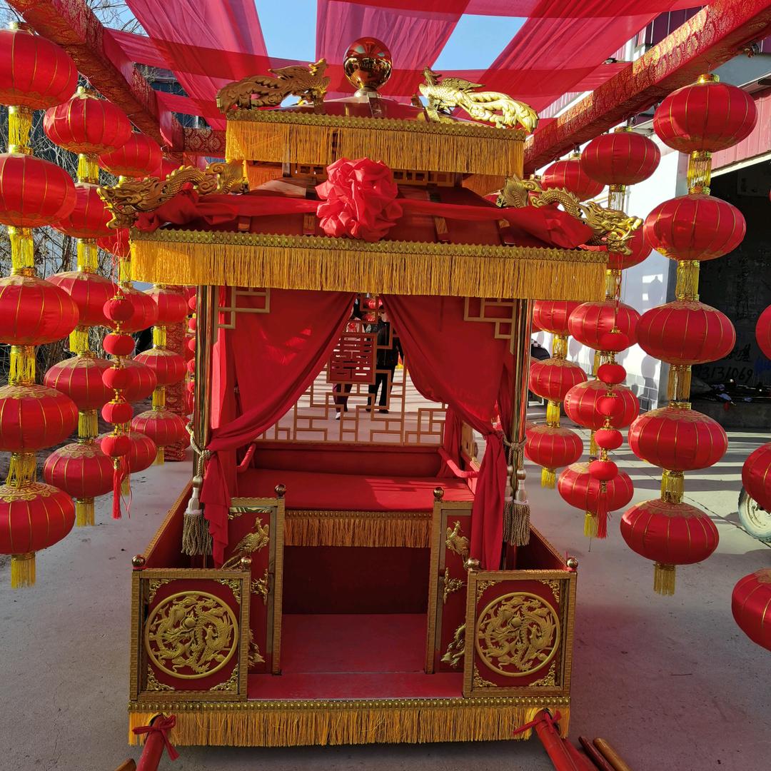 梁队长骏马十花轿