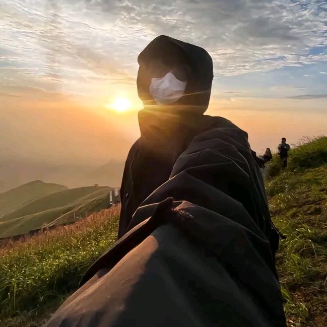 小刘同志很优秀