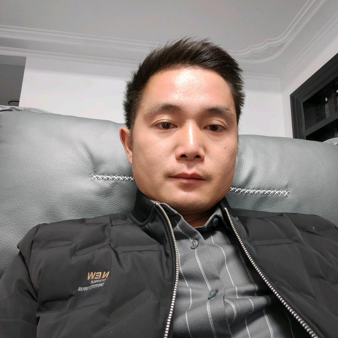 挖机沈文