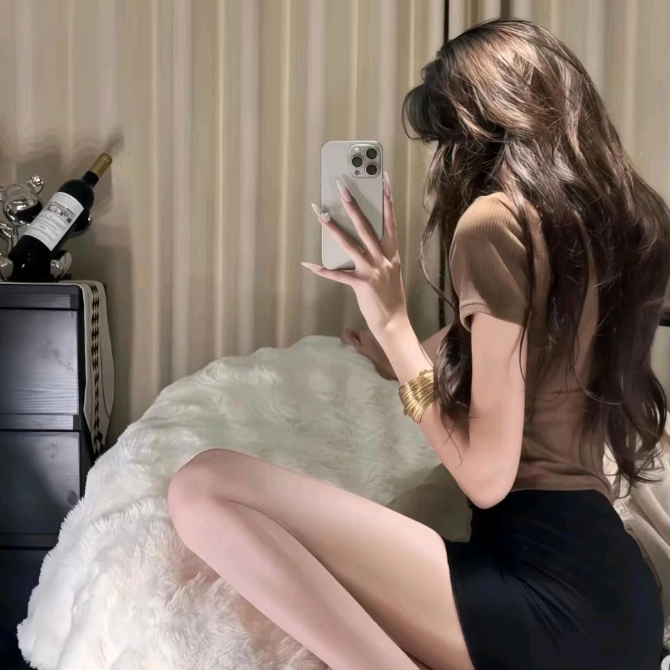 我是宇宙霹雳超级无敌大美女身高188长