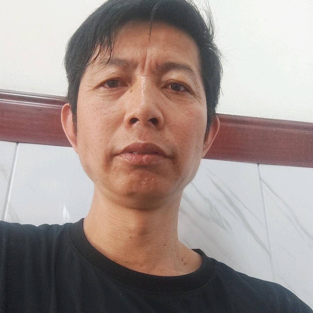 拉着美女唱情歌