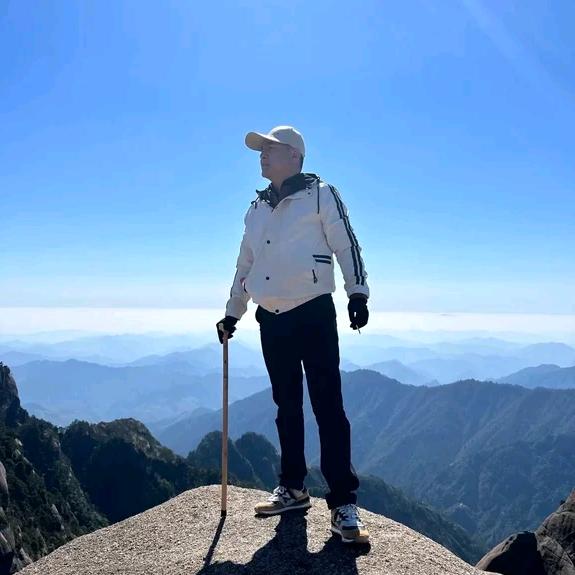 搞无人机的阿虎