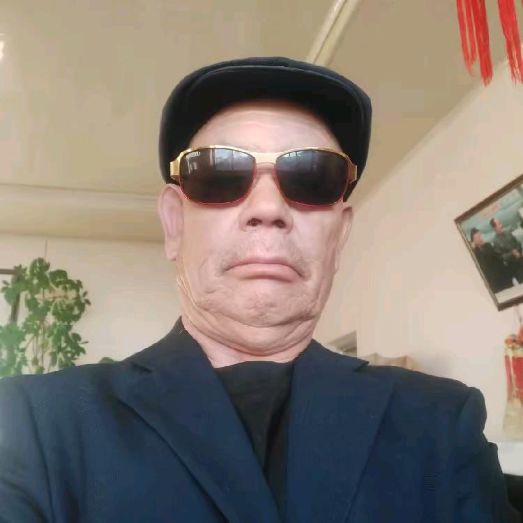 欢乐老爷们王新利传递正能量让世界充满爱