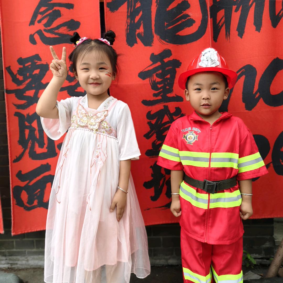 晓桃（遇见鸡锁骨）