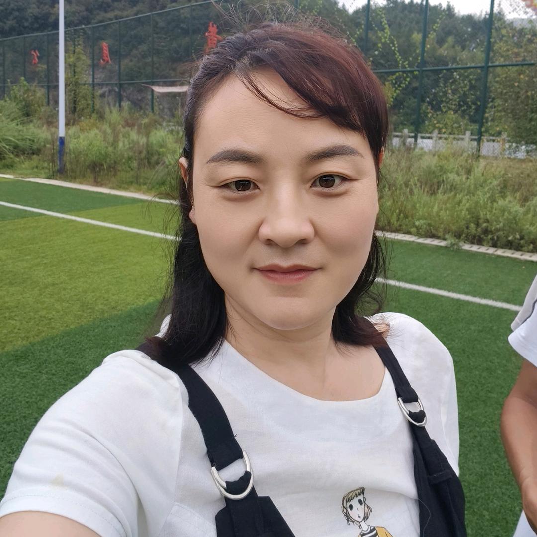 快乐的单身中年少女