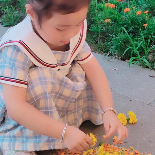 ，芳芳