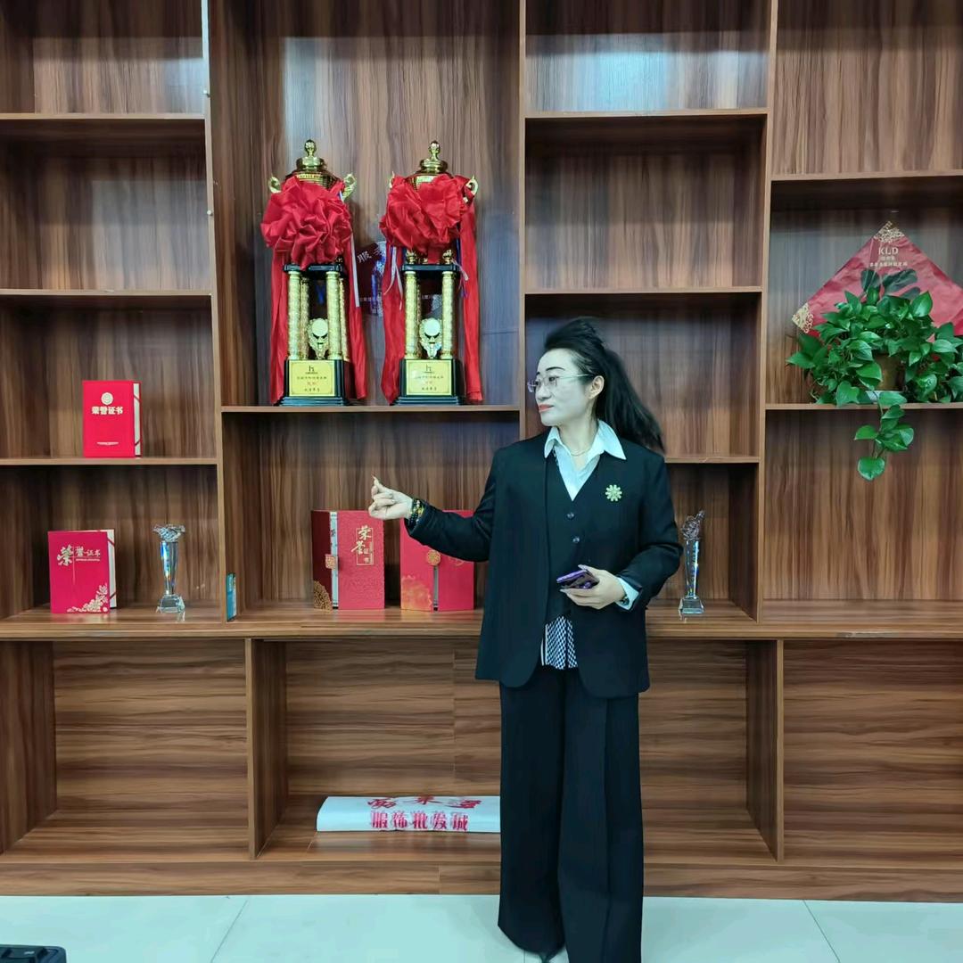 请叫我“超市君～胡sir”