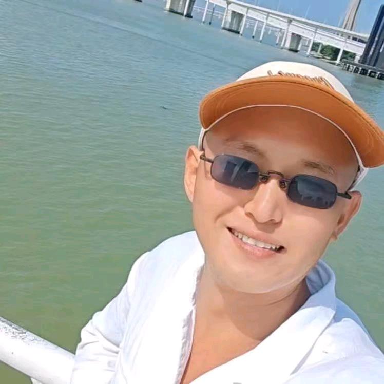 哥依旧颓废