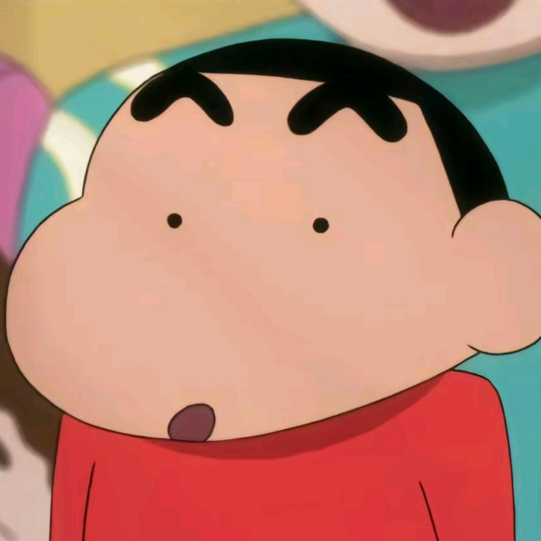 小新爱穿叮字裤