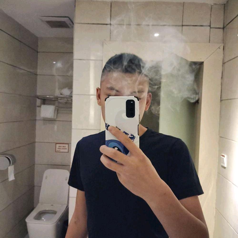 酷酷的小阿豪