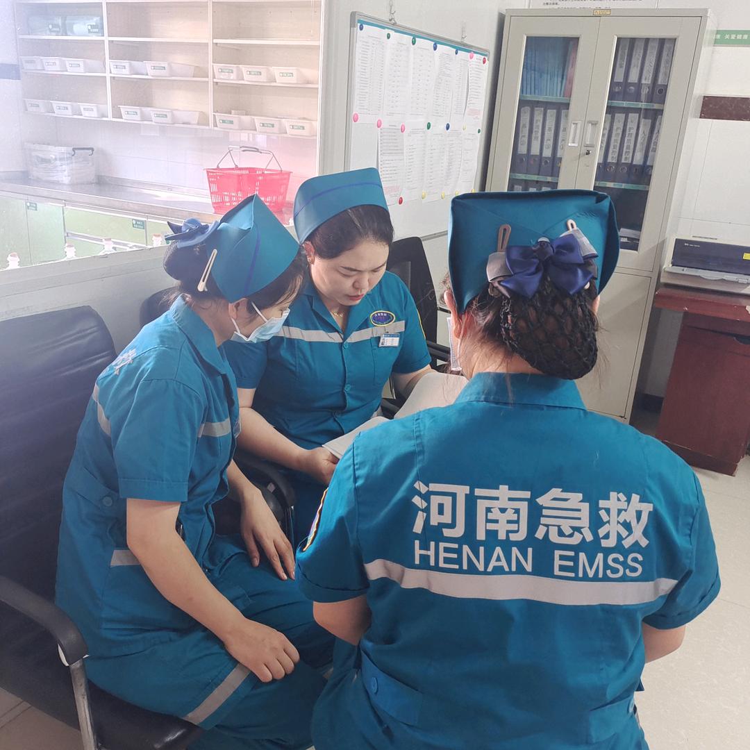 南丁格尔中的萌萌