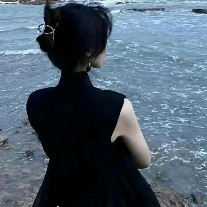 陌.