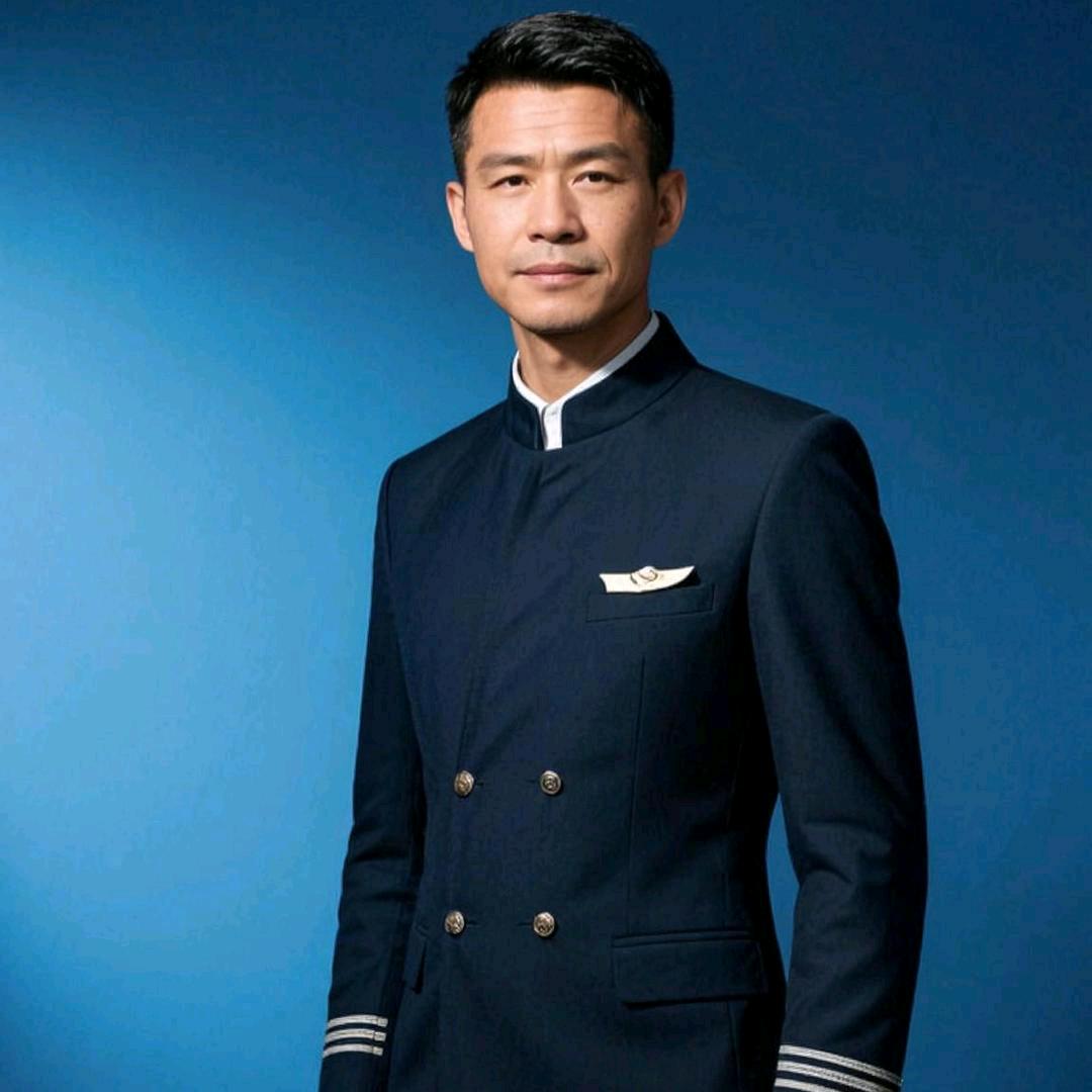 不忘初心，跟黨走！LeON♞囍樊凡宣