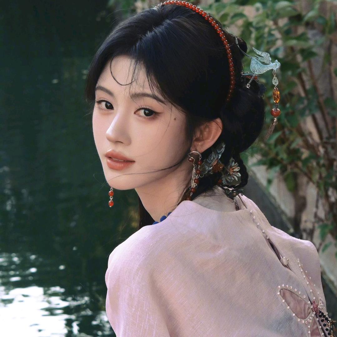 冰映月