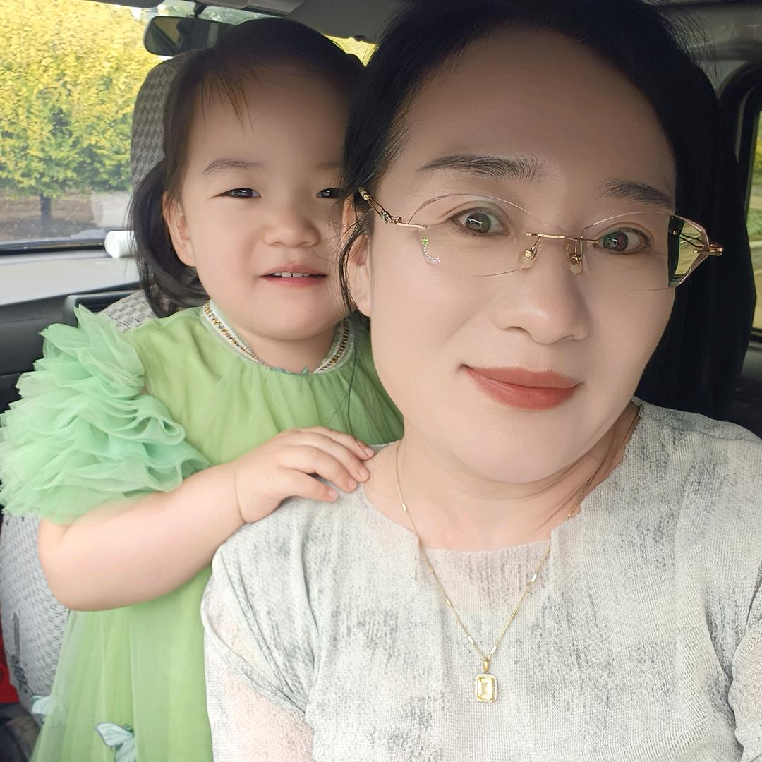 相差40岁的母女
