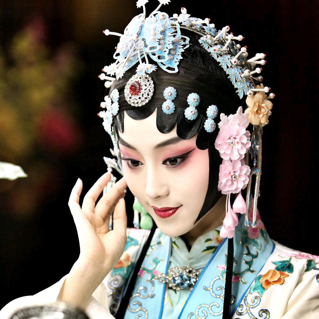 演员晶晶