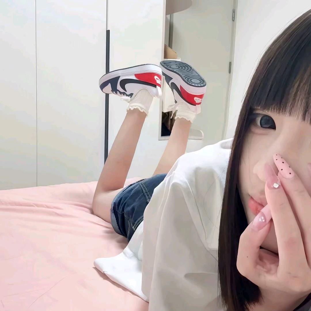 混过社会卖过萌