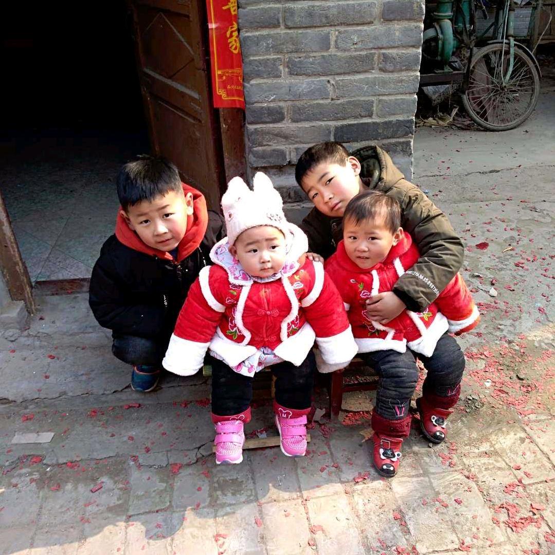 越努力越幸运，越长大越孤单，越来越好吧？