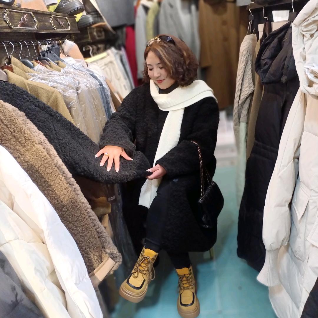 城中青春时尚服装店