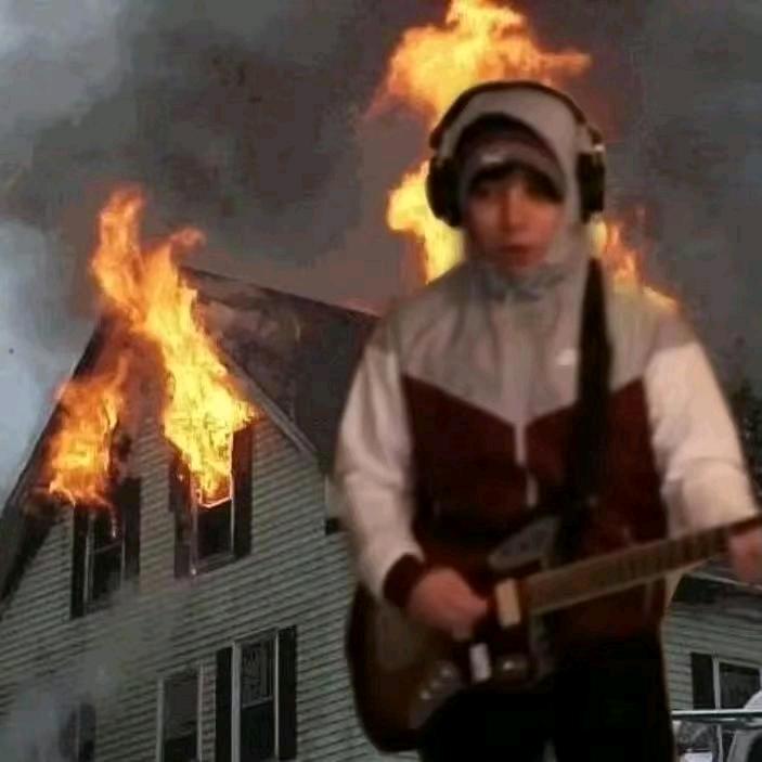 爱吃M豆的电吉他