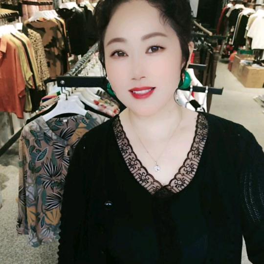 郭陆滩衣加衣服饰