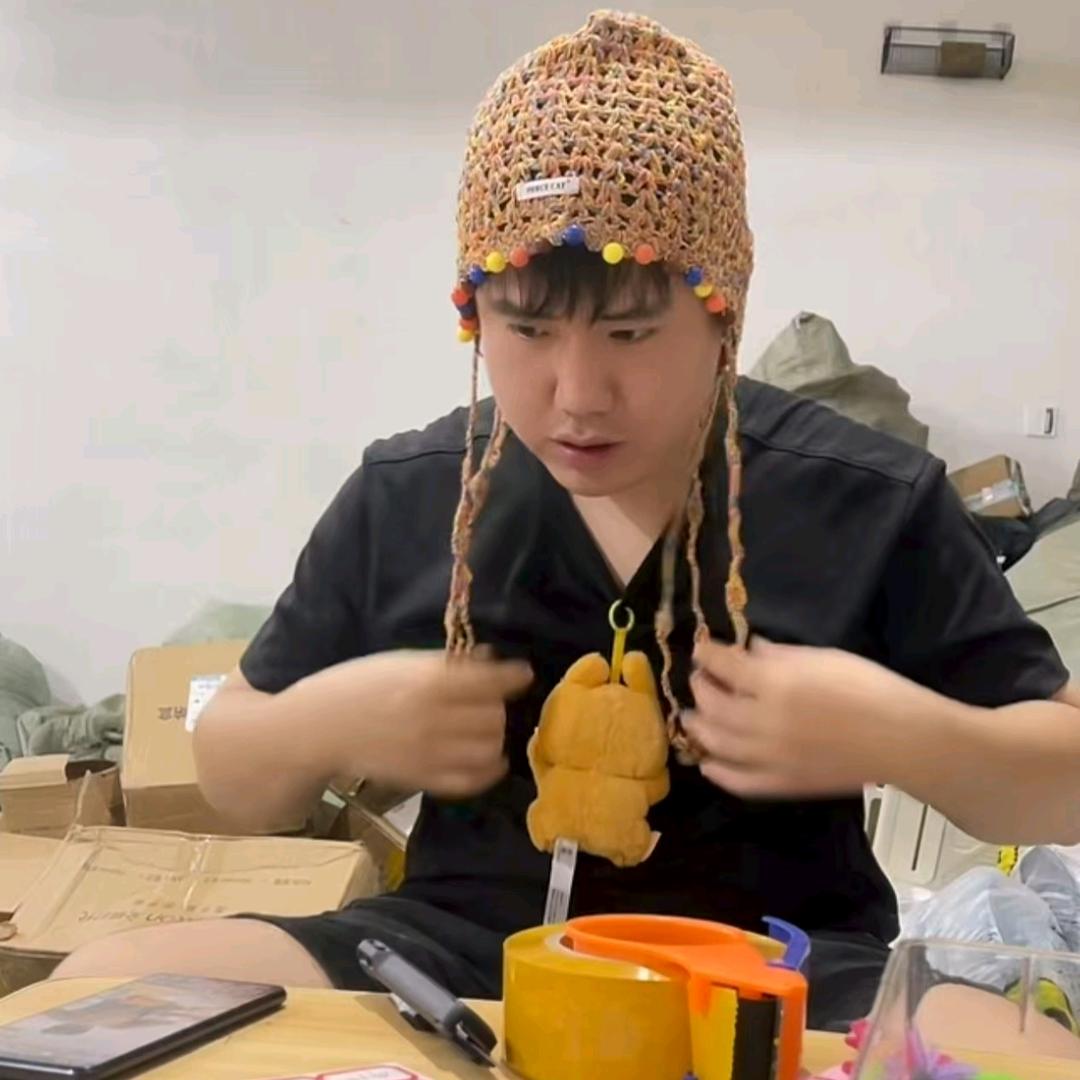卖百货的小李