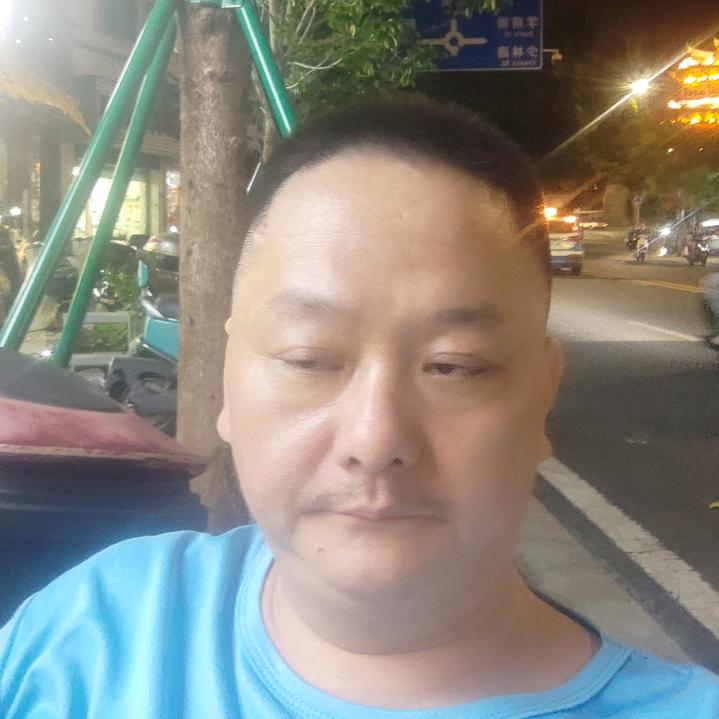 泉州西湖边做小吃面线糊的小傅