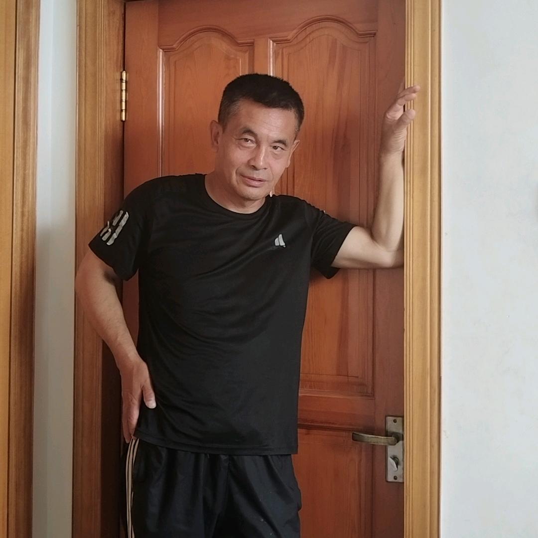 老何（脑出血术后恢复中）
