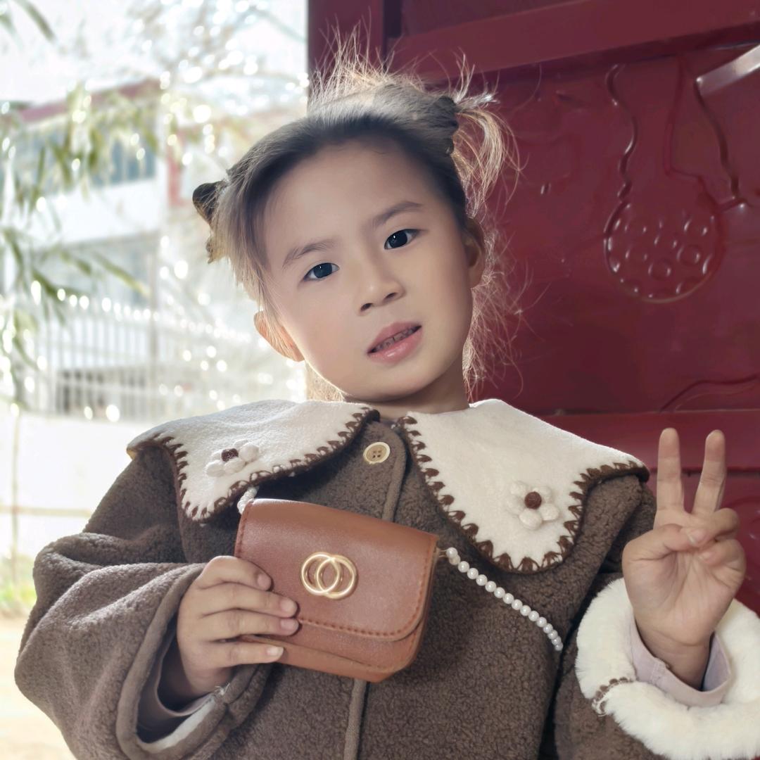 阳光赵｡◕‿◕｡