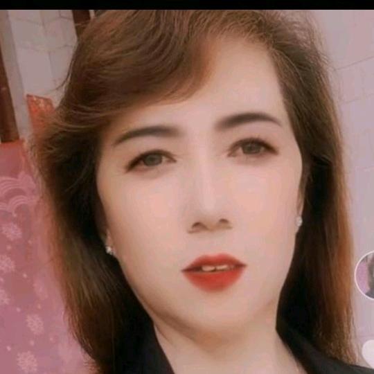 刘芳，