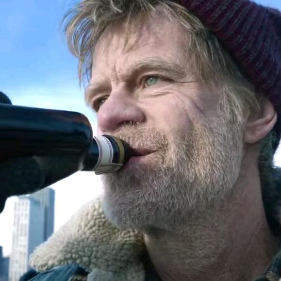 陆某吃饭要用盆