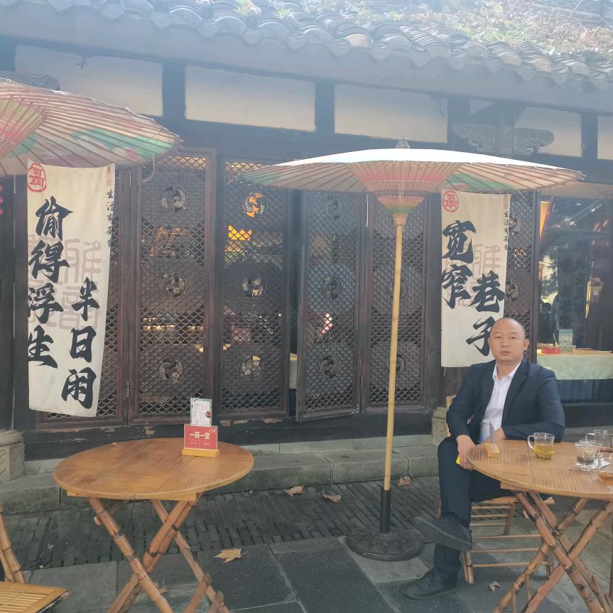 深圳园服刘春龙