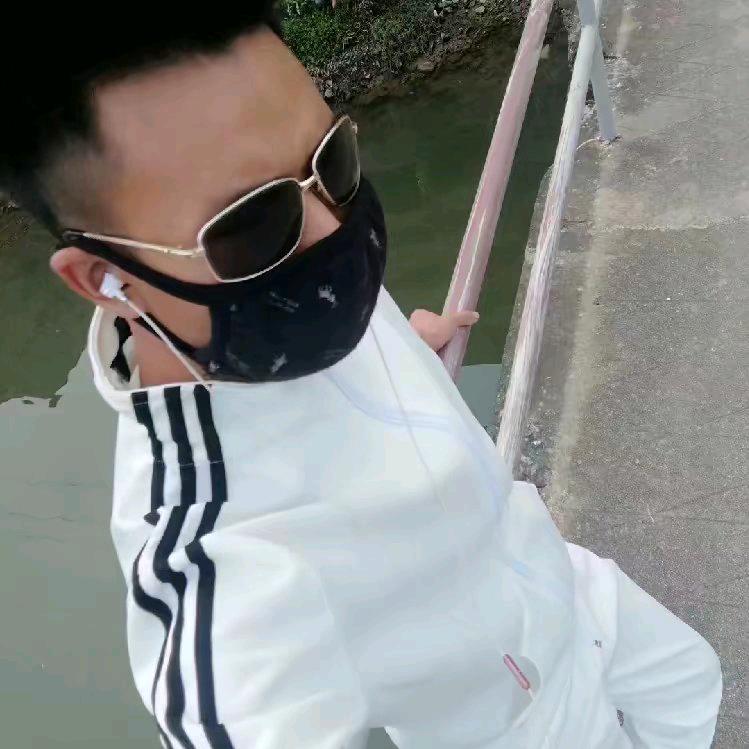 ╰⋛⋋⊱⋋一介俗人⋌⊰⋌⋚╯