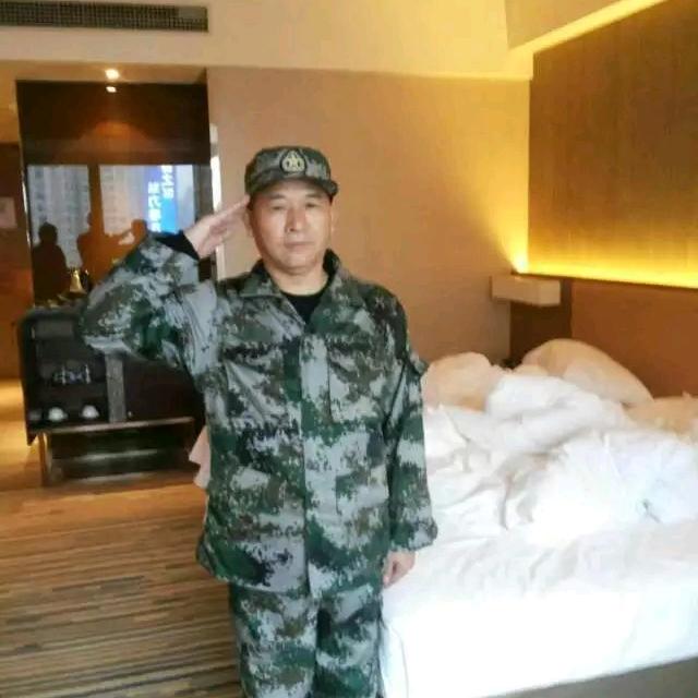 曾华，(渝彭）82年10月当兵，