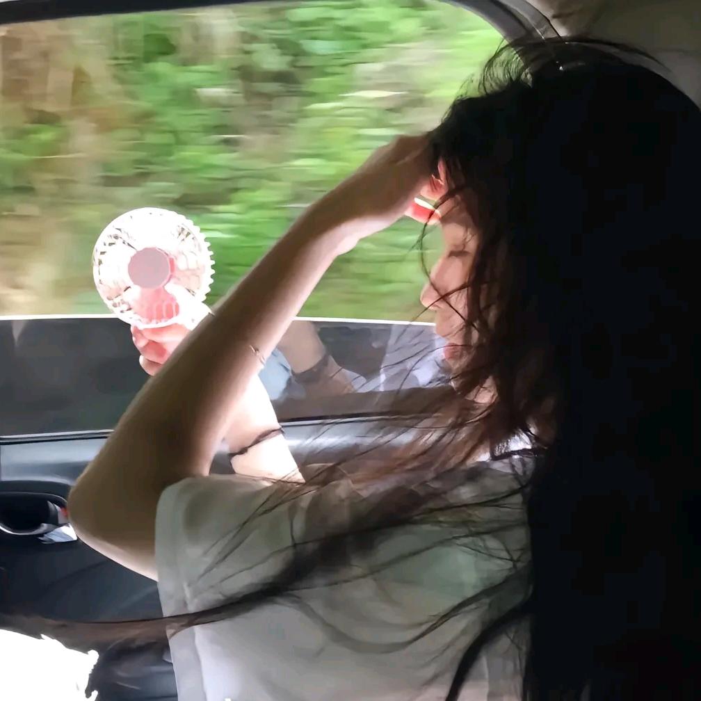 依依小橱窗