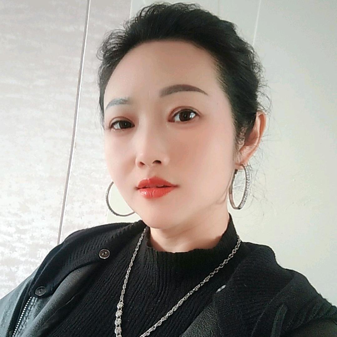 梅子穿搭