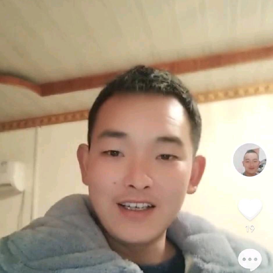 红亮