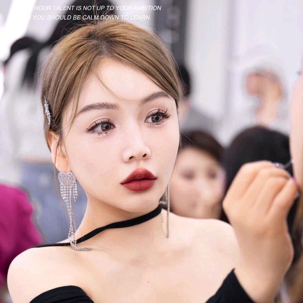 美妆博主～金智秀欧尼