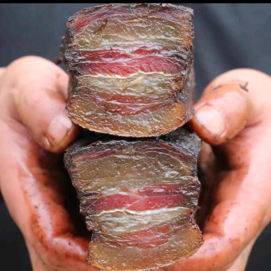 腊肉香肠哥