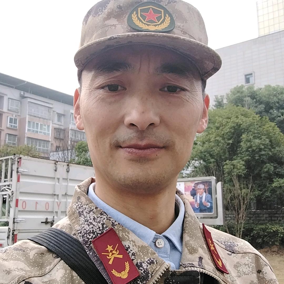 小唐 瓦房顶 楼房顶搭棚 老兵服务站