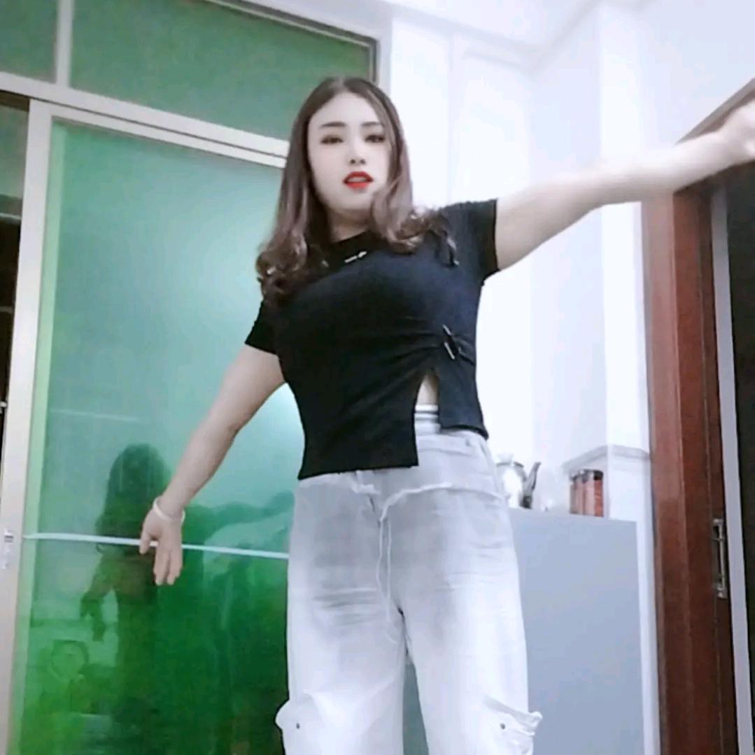 爱情感情没钱重要